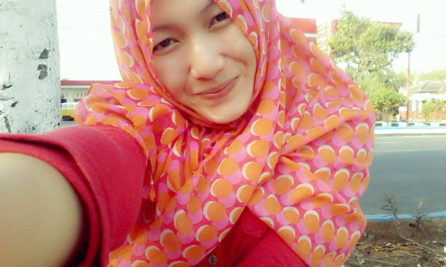 Hidup ini pilihan, apapun yang membuatmu sedih tinggalkan. Dan apapun yang membuatmu tersenyum jgn lepaskan..
