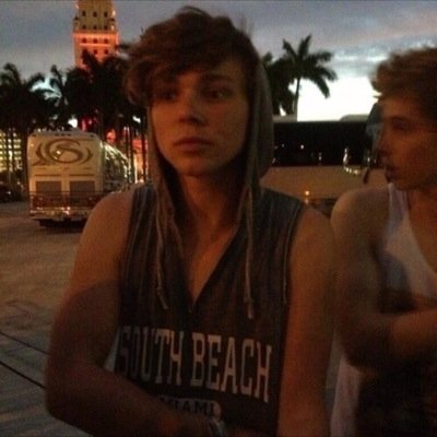 whoisdaddyaf's profile picture. aye follow @eternallyafi