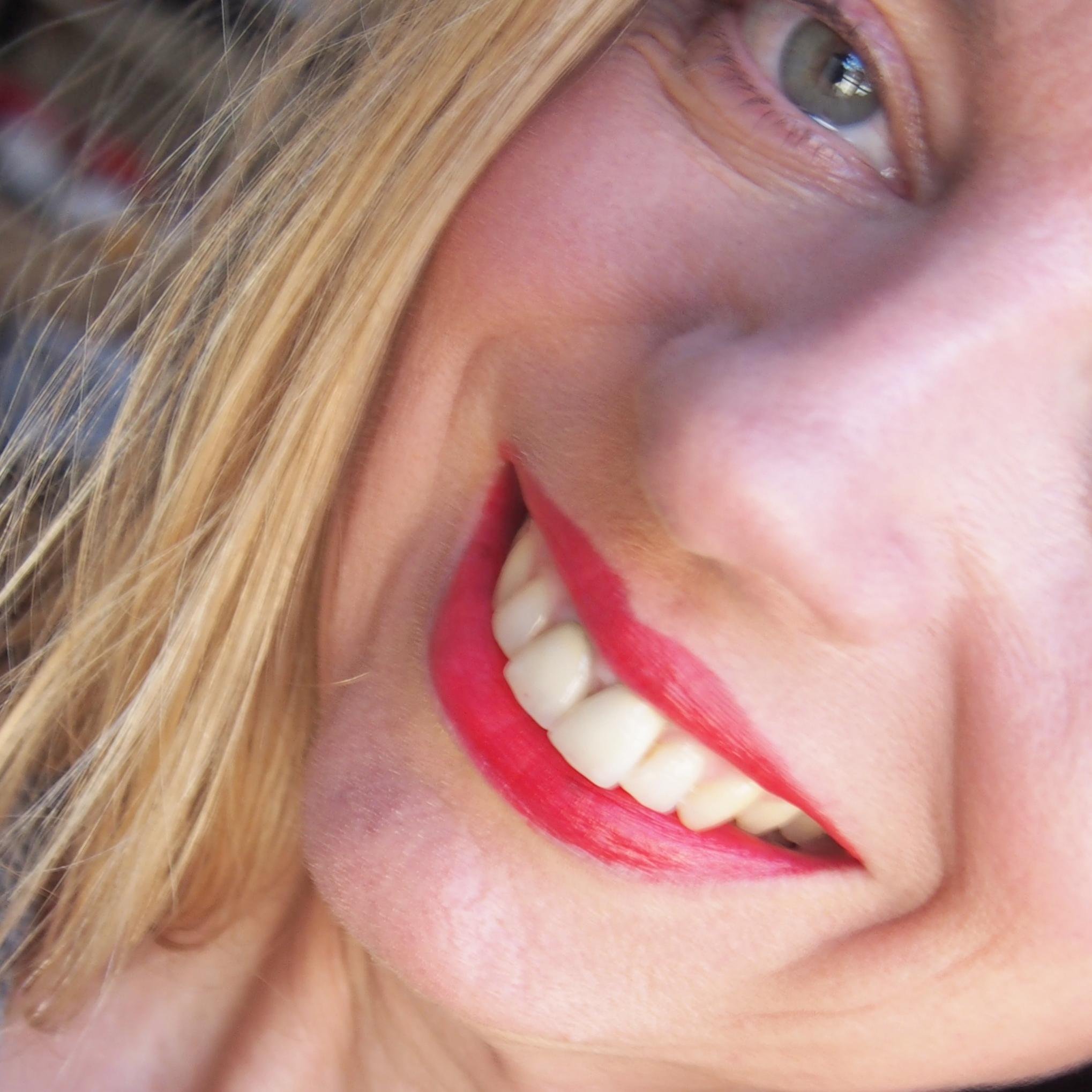 Beautyblogger, Writer, MuA, works with Laura Mercier and organic Make-up, Organic Cosmetics. Content, private Make-up Artist. Booking: schoen.sein@outlook.de