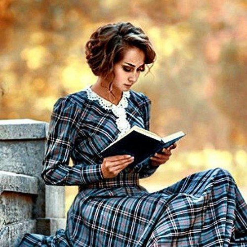 Amoureuse des mots et de la langue française, passionnée par l'art, la culture. A l'affut de découvertes, curieuse de tout...