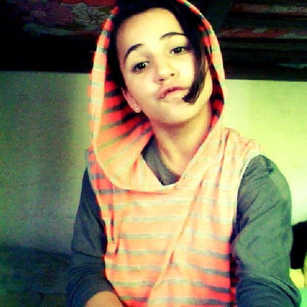 tengo 13 años me gusta tini stoessel y me encanta el judo y lucha