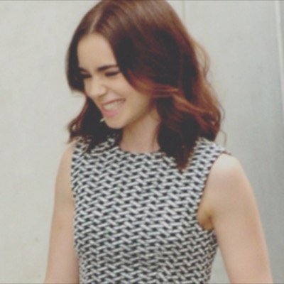 KariWFB's profile picture. 