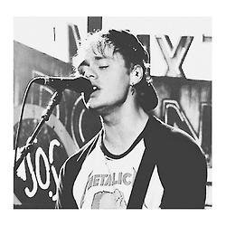 please follow @ohemmohs because she gave you this free follow and you can ask for a fb ilysm