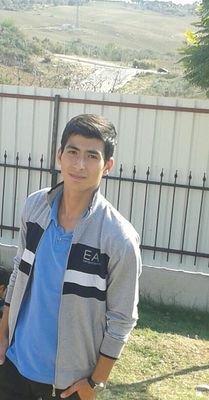 Kimisi Aşkı Tende Aradı Kimi Cepte Oysaki Aşk Ait Olduğu Yerdeydi!!!!=YÜREKTE...