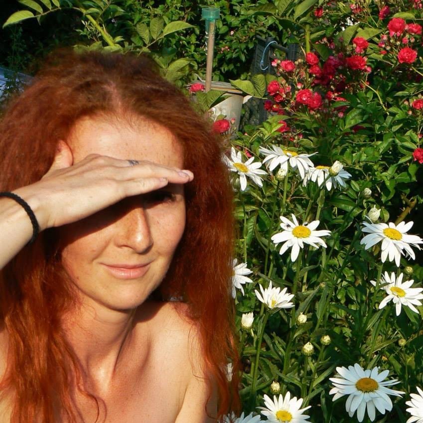 Jsem Žena, Matka, Přítelkyně a Kamarádka.
Miluju Černý humor, Černý čaj, Bílé víno, Krkovičku, Mango, Děti a @SpravceSite.
A Lásku v jakékoliv podobě.