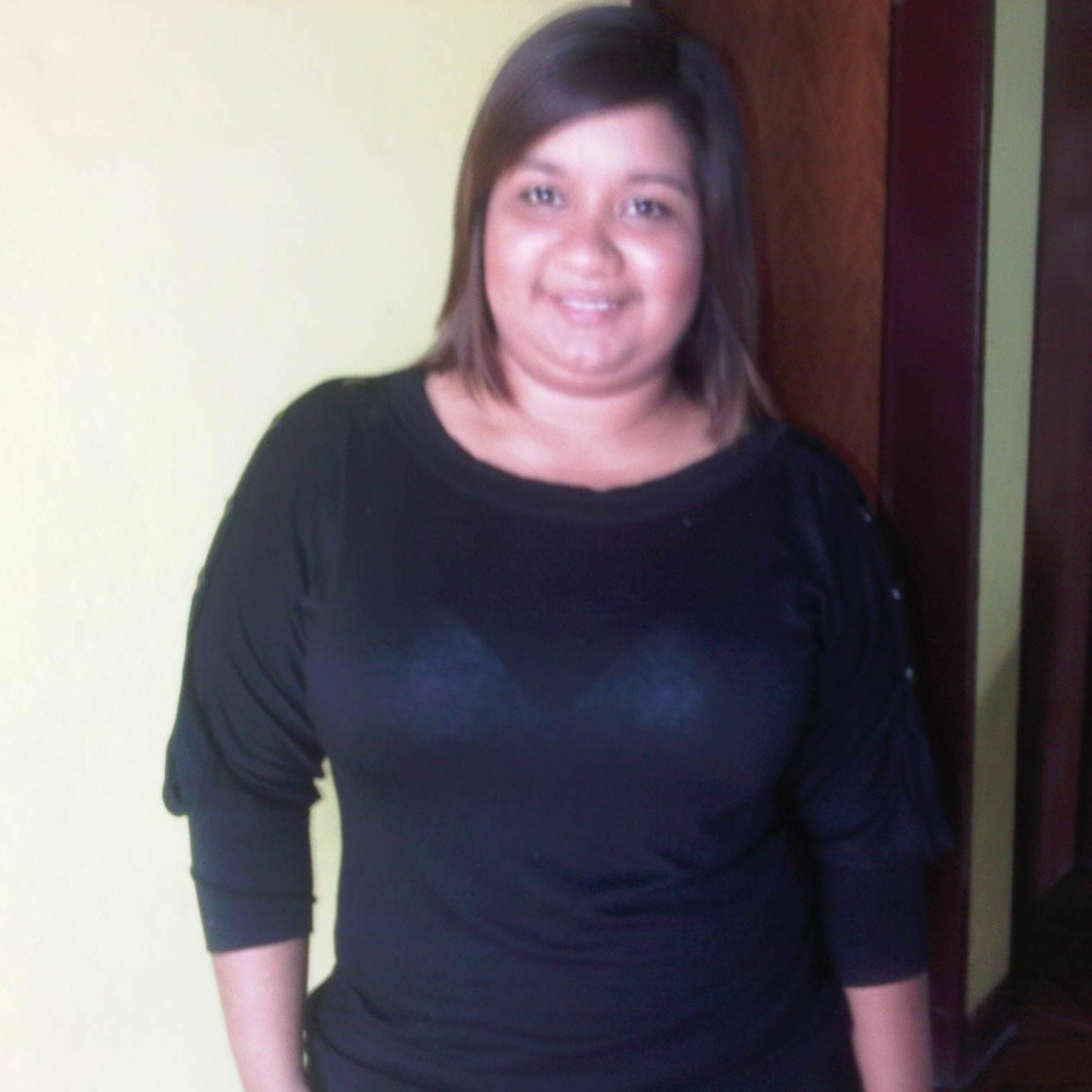 Soy una chica bella hermosa, sincera, Estudiante de musica Amo la musica :)