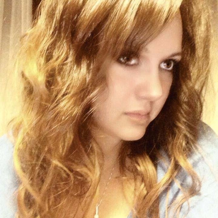 Puppita's profile picture. 5-barnsmamma, en som redan är en 👼🏻 och en till 🌟 i himlen. Moderna språklärare, tyska och spanska. Just nu läser franska ;) Älskar fotboll, läsa och öl!