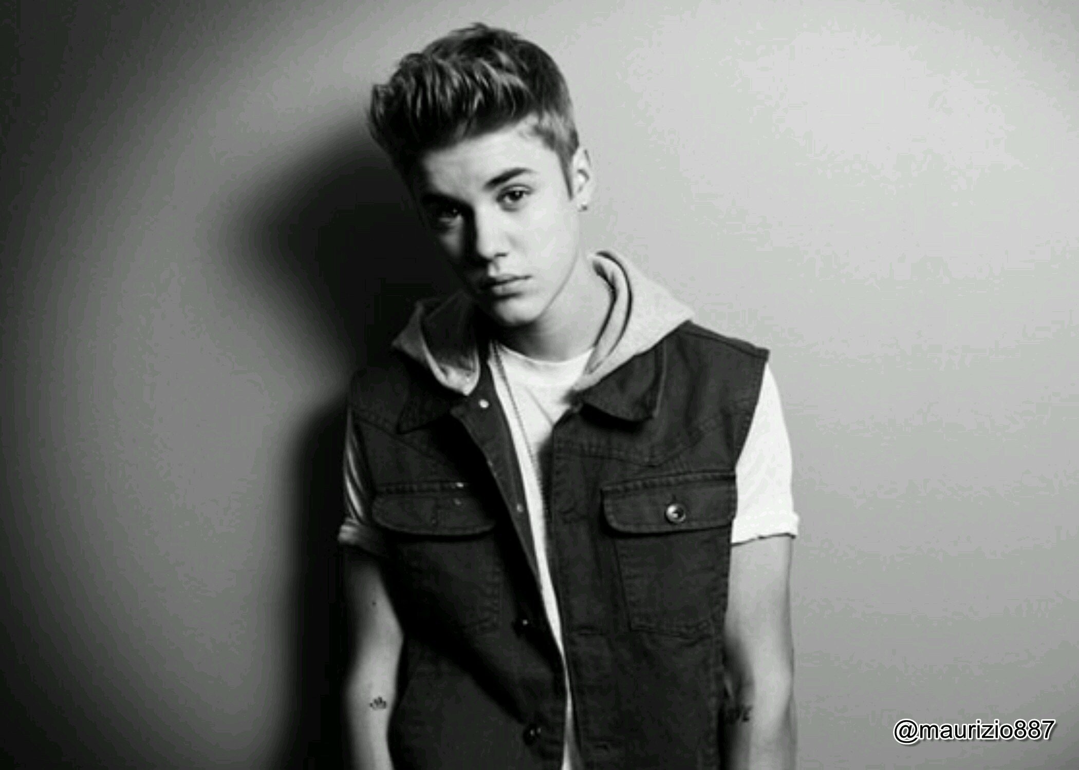 Do not sacrifice your life for simulation Shout to the world you are. Be proud of who you are. - Justin Bieber ♥ I'm Polish Belieber