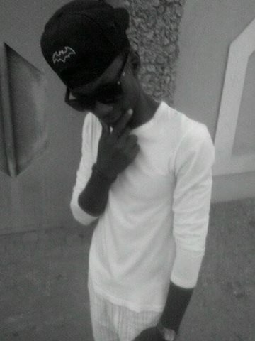 Am jb guy lvng in nigeria amma student nd my nd my perent ar lvng wif me nd dey nt dah ov rch buh we thank God