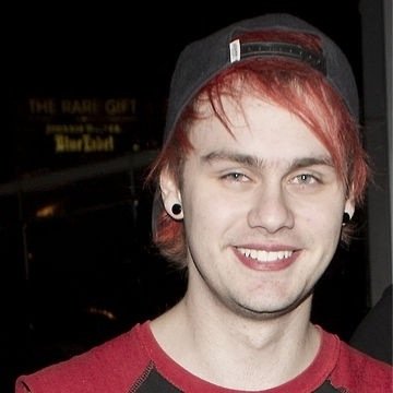If i followed you i thought you were a cool motherfucker that deserves a follow so here i am. Btw youre perf and ily *[ @slowbreezy ]*