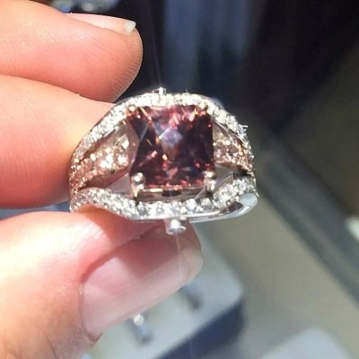 We are custom jewelry designers and creators, serving Yorba Linda for over 30 years. We also do repairs to keep your special pieces in perfect condition.