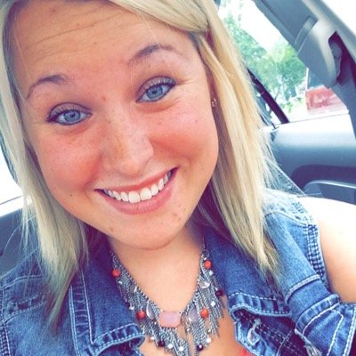 courtneyraee912's profile picture. 