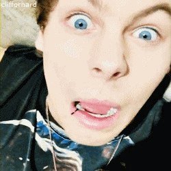 Let's win #vote5sos