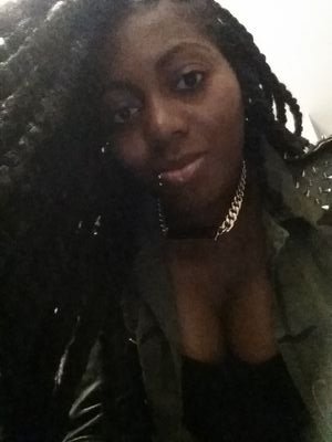 simply_Vicki_D's profile picture. 