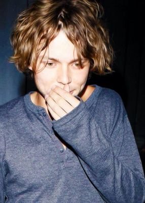 dont ask him if he smokes ciggys cuz he dont ♛