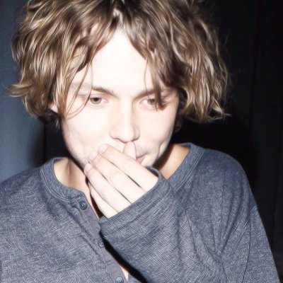 Free follow from @hqmuke , retweet this link maybe? https://t.co/2uUsxLiQDY ilyasm