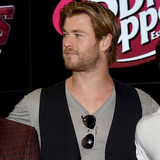I'm Thor Odinson and God of Thunder. I'm in love with @_Rogers_Steve and I love him so much. #Married