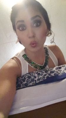 Refinada en el arte de la lengua, escupo lo que siento y pienso Latina sin rumbo. Lectora empedernida.  ¿A que soy un lindo gatito? Y tú, ¿Quién eres?