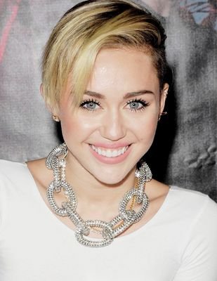 Te Dei Um FOLLOW GRATIS, Nao Siga Aqui Siga @MyDesireMiley Como Uma Forma de Agradecimento Por Favor Obrigado