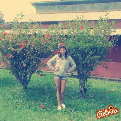 una chica sencilla un poco insegura ,tímida,simpatica. me encanta la musica ,reir sin control,pasar tiempo con amigos,AJLA♥