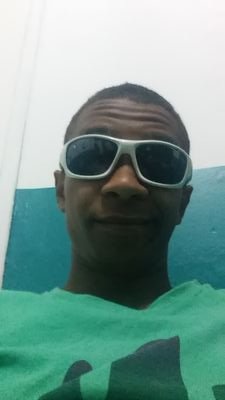 sagas e intenso!!! sou Wallas...