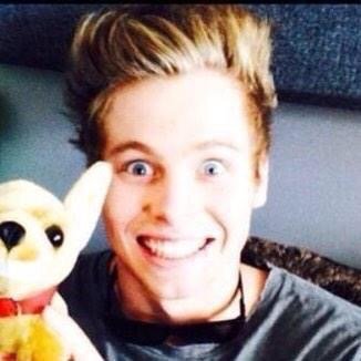 p_pft's profile picture. saved account, real one is @vehella