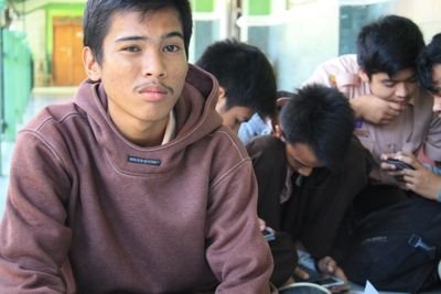 Selalu berjuang untuk yang terbaik dan yang pantas.