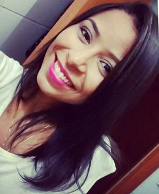 Estudante de Direito, filha do Deus Vivo e eternamente grata pelo dom do amor.