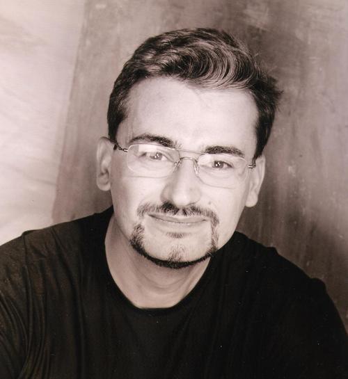 malcolmmcgreetc's profile picture. 40 yo Italian guy looking 4 friends and fun. Like traveling, earing music, eating!! }=]P