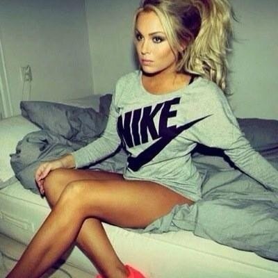 _blondebiitch's profile picture. 