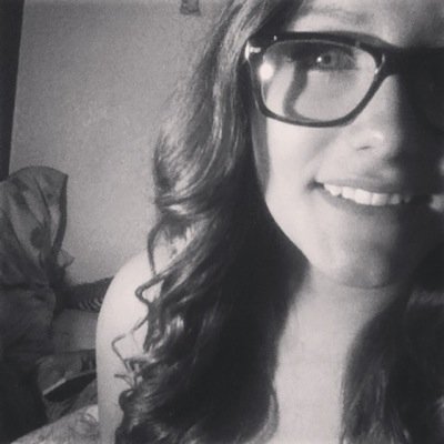 Hi!! Im makenzie i am a dancer at elevate dance Academy i love to sing!!!