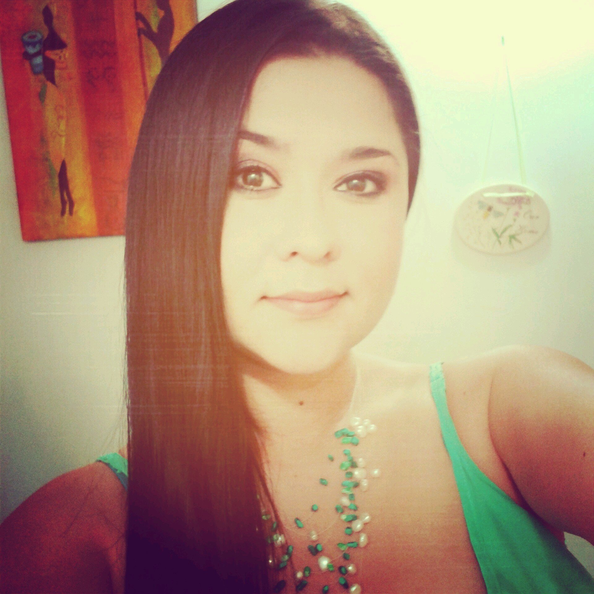 Soy una mujer Trabajadora, luchadora q se esfuerza por conseguir lo q quiere guiada x el señor, enamorada y agradecida con mi padre Dios...