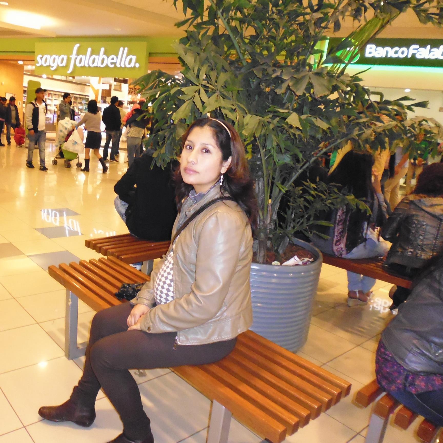 una chica alegre y divertida