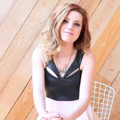 Younger Sister To @_TheTrueAlpha! Love to sing. I am 16.