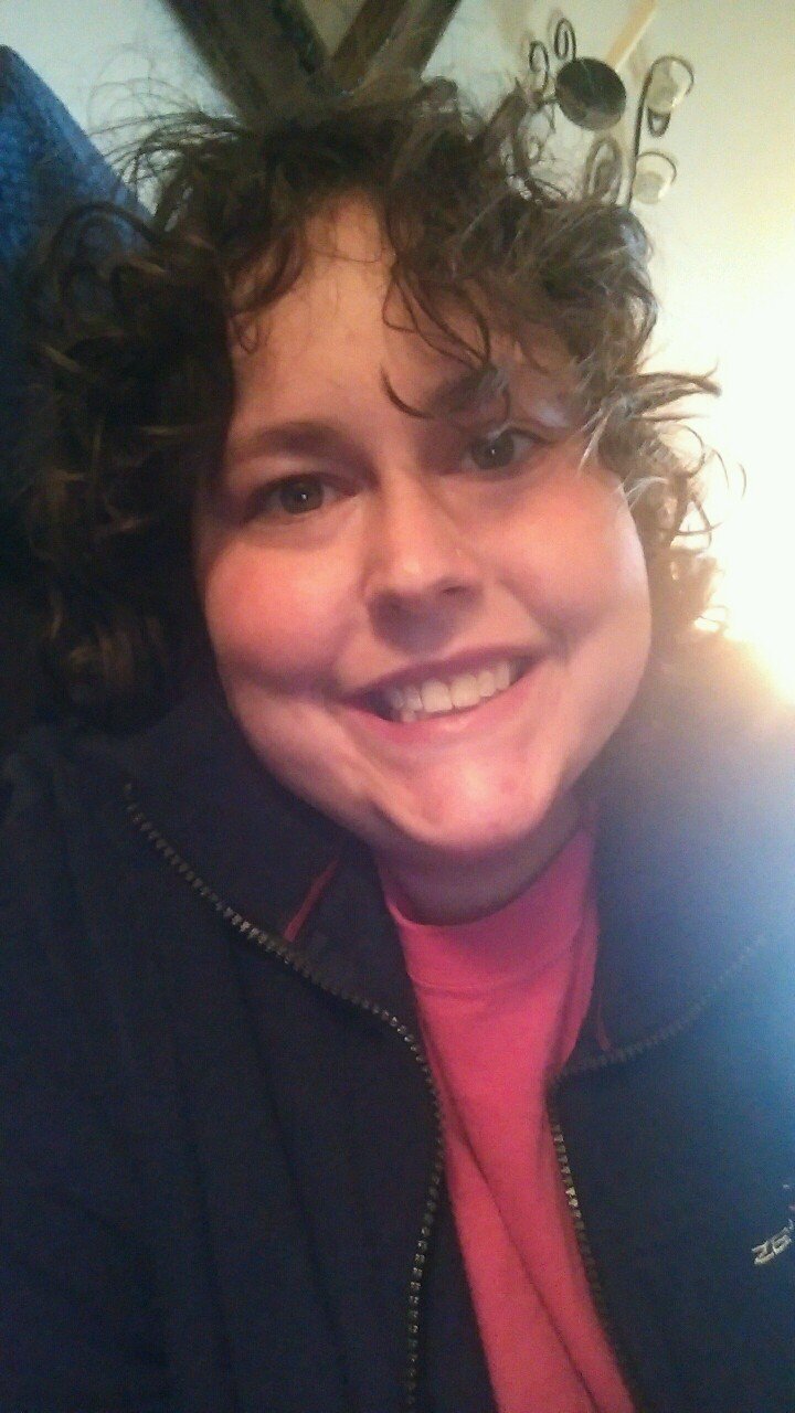 im nice and down to earth. im a huge wrestling fan. im a huge book worm. im a huge music freak.