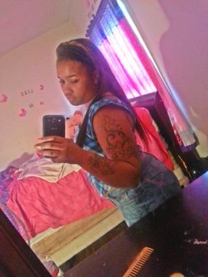 patriciamo9501's profile picture. Bitch Its ReddBands 
kik Me : redddddddbands 
Insta : roc_my_redd
Vine : roc_my_redd
✌