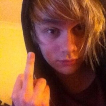 KEEPVOTING5SOSX's profile picture. back up for @mikespizzaqueen :))
don't follow this account, follow ^