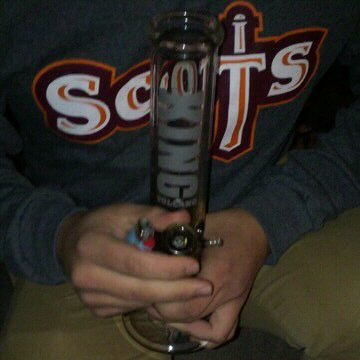 Stoners of Maryville College. I post pictures and shit. Your go-to account for all things that are drugs. Follow me. Go Scots