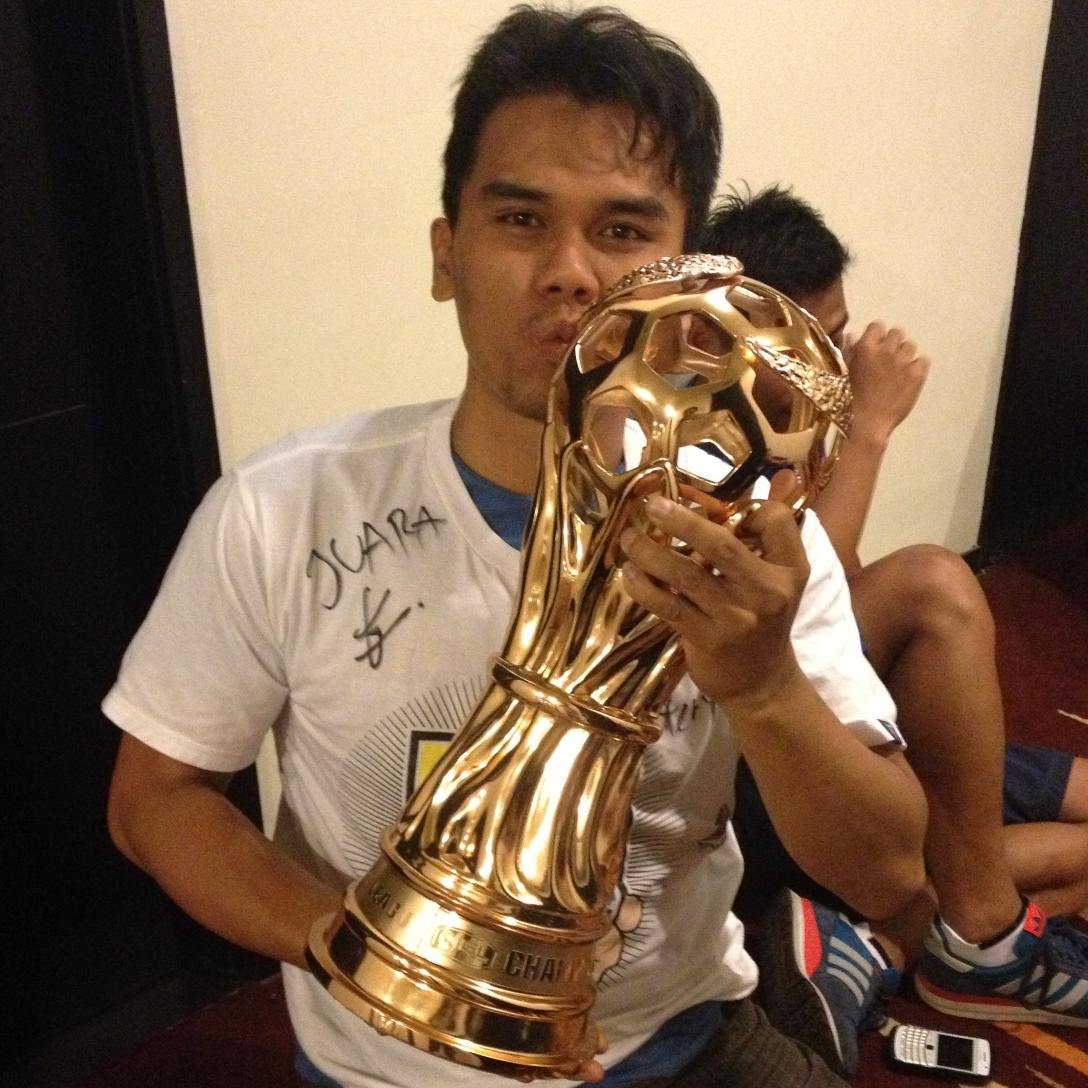 ijuz's profile picture. ¦ footballer ¦ badmintoner ¦ runner ¦ biker ¦ swimmer ¦