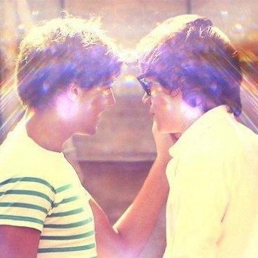 FOLLOW @Styles101__ cause she just gave you a free follow. please do bc goals. & tweet her LARRY AF and she will follow back.