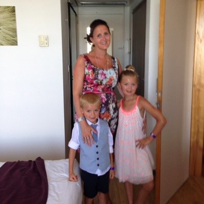 elliejayneirel1's profile picture. 