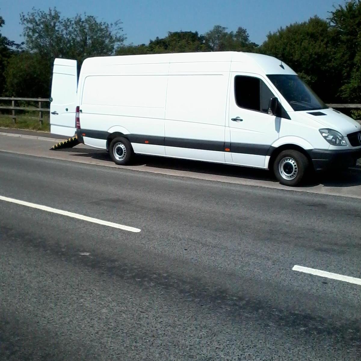 prestigeremove's profile picture. Family run removal company based in Cardiff.