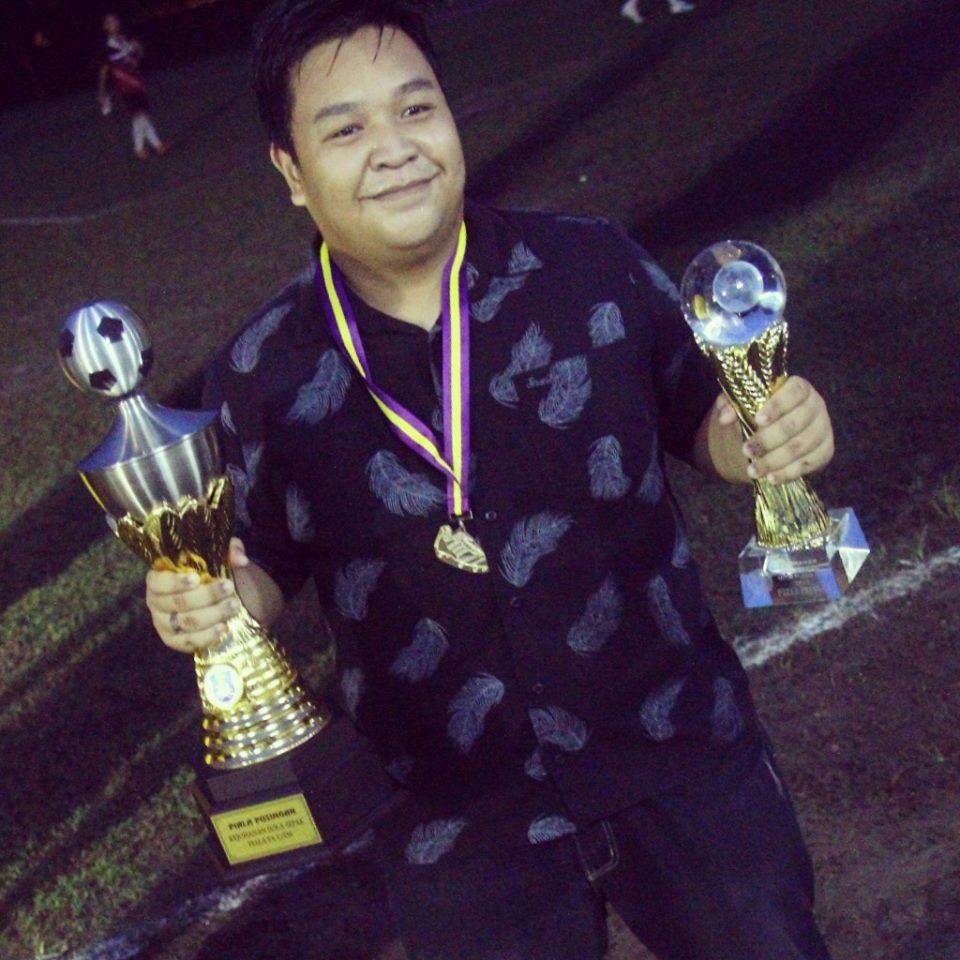 PakSyedd's profile picture. Life is Short so Make it Sweet. Divine, Kresma Eleven, Waris, Lex. Pupil in Chambers & Lawyer to be Insyallah. Perjuangan tiada noktah.