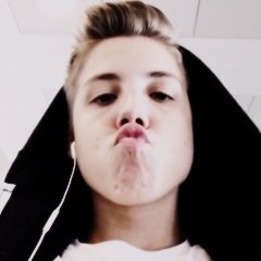 HiI hope you have an amazing day, please follow @ToTurntMatthew because she have you this free follow, have a great day