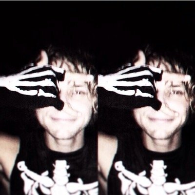 follow @cliffordosaur or unfollowed :) #vote5sos
