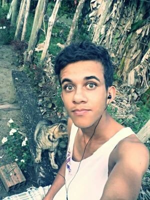 snap: laeciofarias  pisciano, louco por aventura, praia e curtição!!!