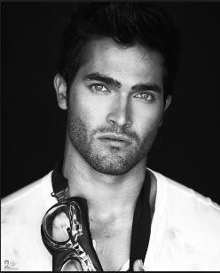 27. Profesor de natacion pero sobre todo amo. Dominante y severo.