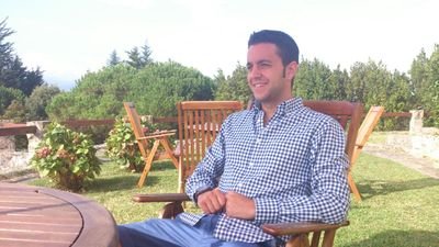 Fisioterapeuta en continua formación, apasionado del deporte,en especial el futbol sala y de mi profesion