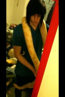 ChildrenAtNight's profile picture. |Just A random dude who loves to play guitar and sing alot|I'm 17-Bi And A bit shy|Loves to rp|