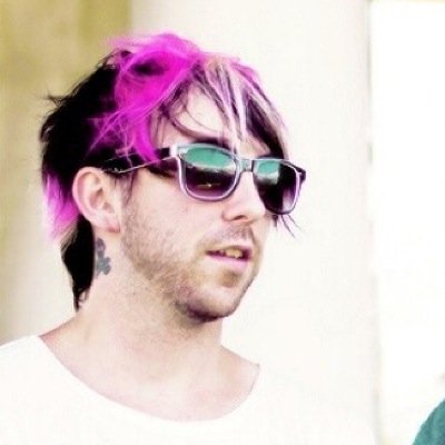 Its GaskarthsPinkHair from IG. We also have a We The Kings fan Acc (KingsCarraige_) 
These accounts are shared by a couple of idiots: Kenny & Shannon